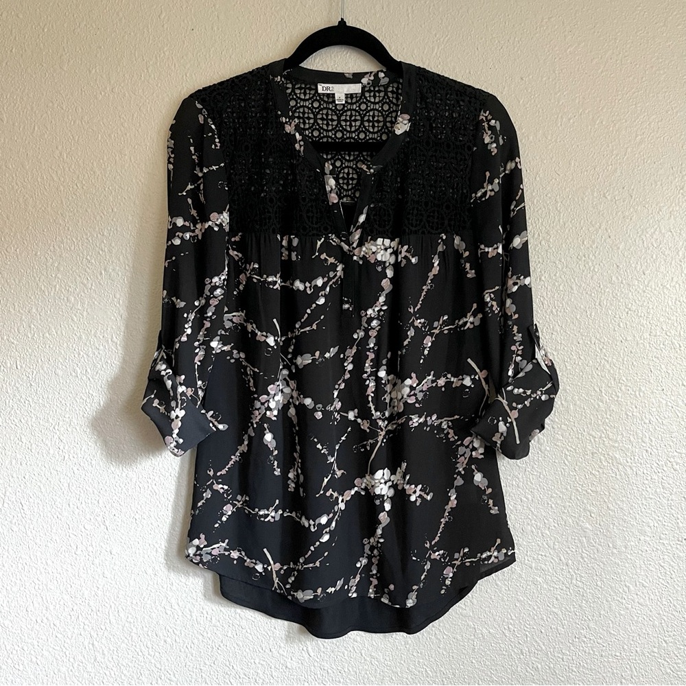 3/$20 🛍️ Dark Floral Blouse